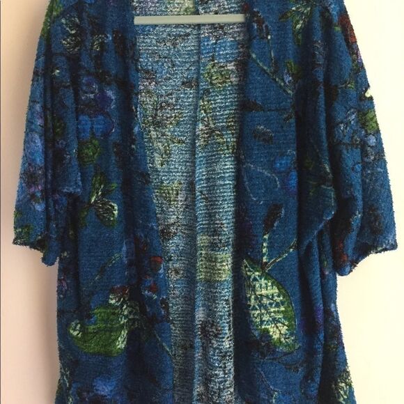 𝅺SWEATER - Picture 2 of 4